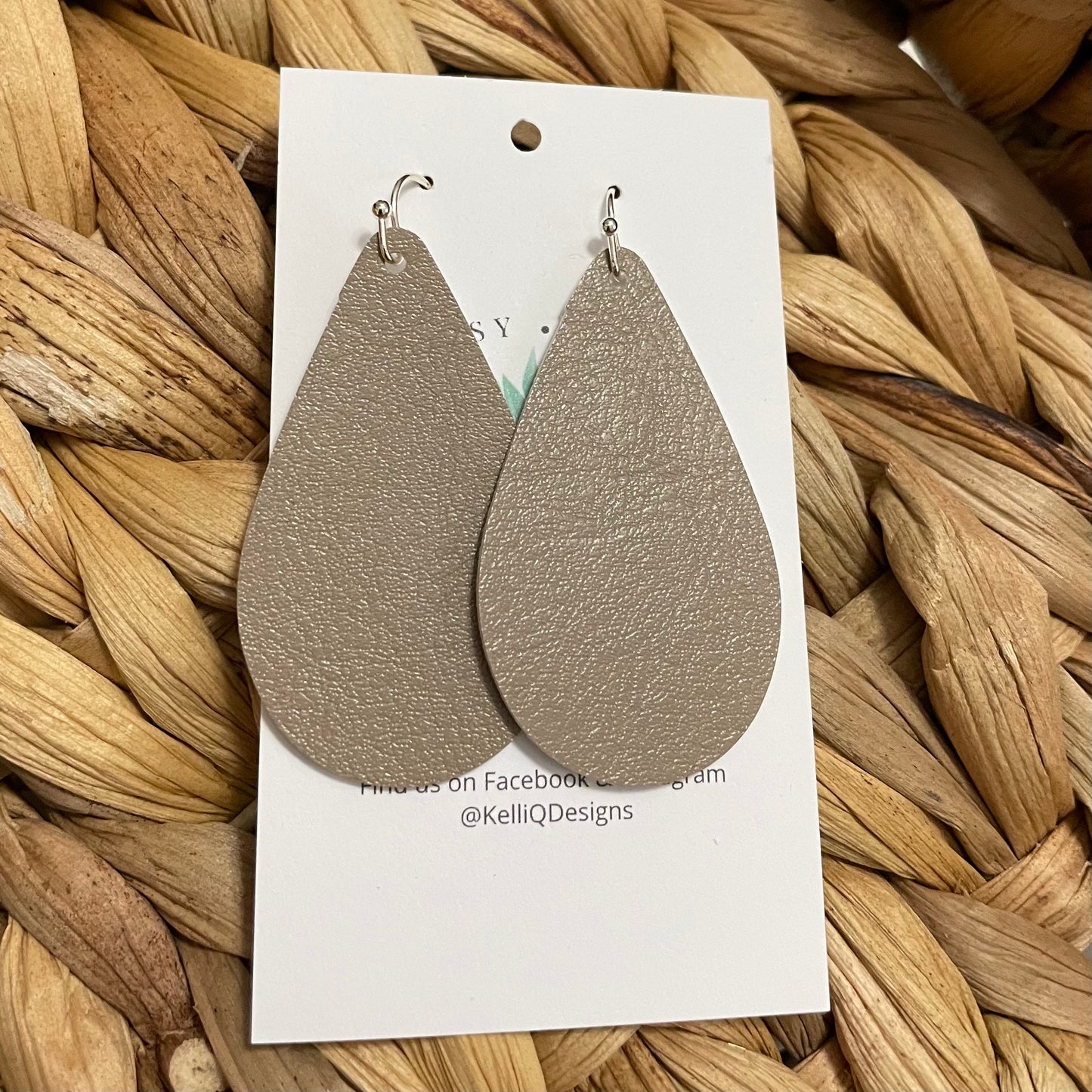 Beige - Becki
