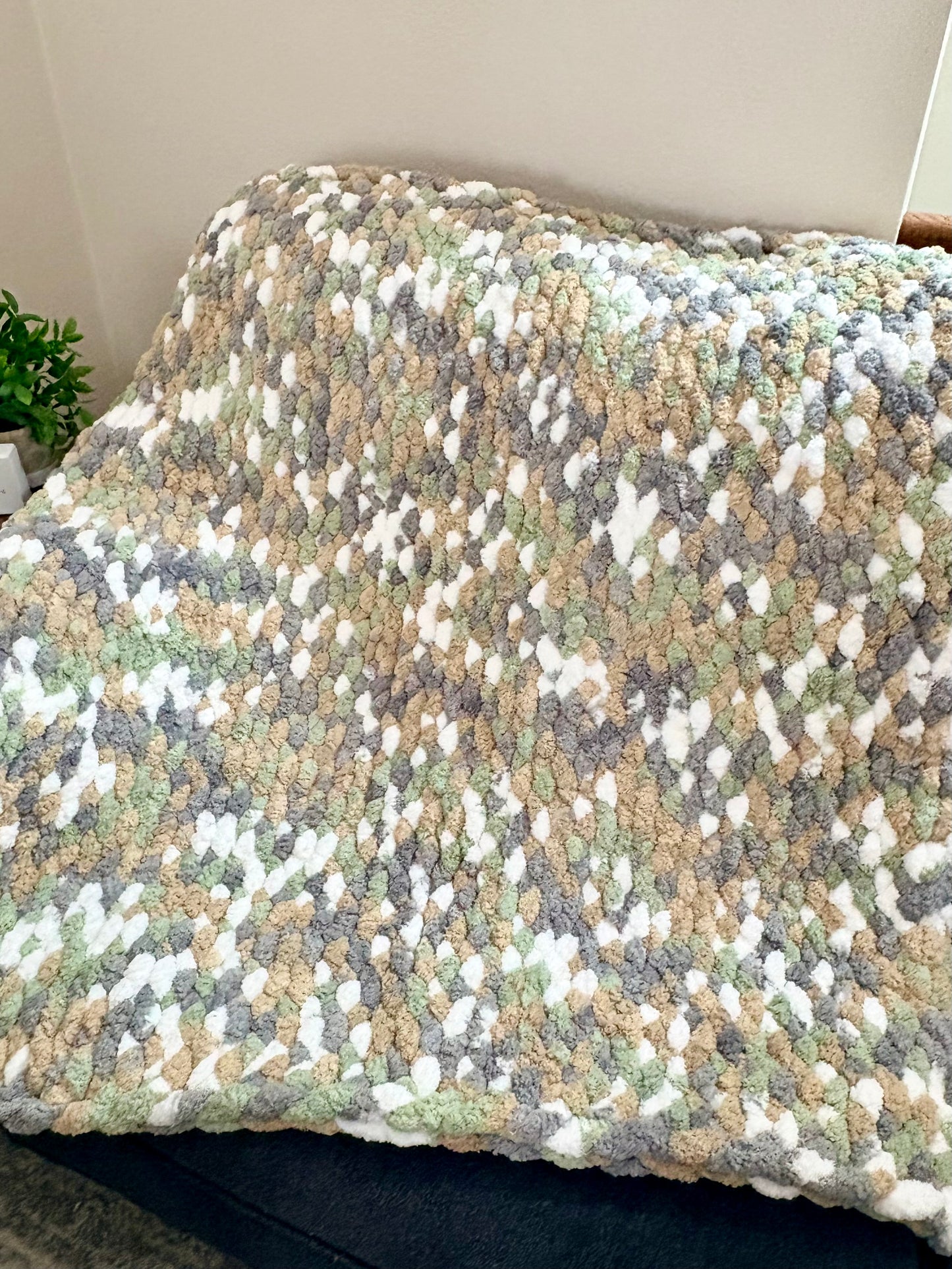 Sage & Neutral Speckle Chunky Lap Blanket (RTS)