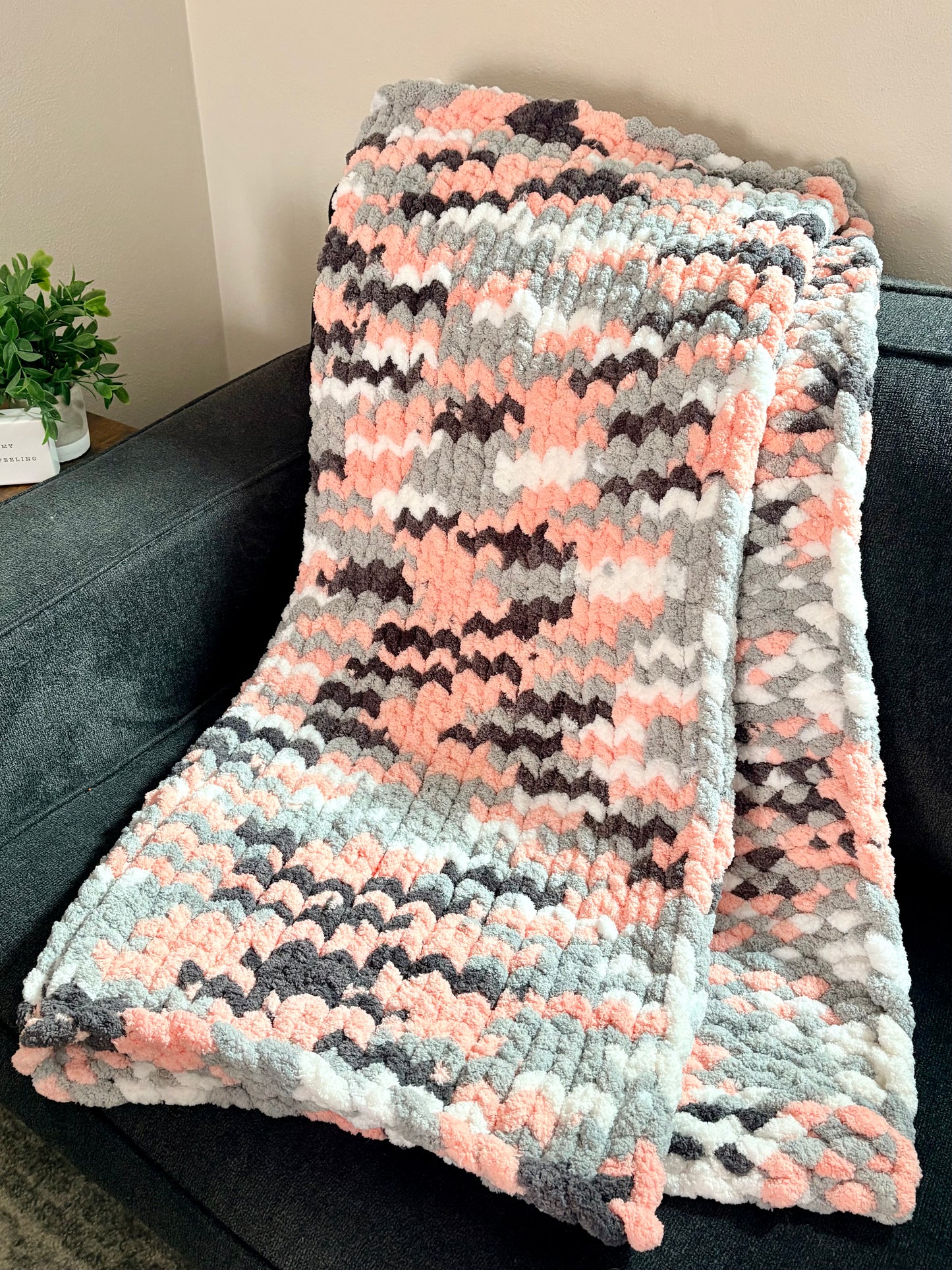 Pink & Gray Speckle Chunky Lap Blanket (RTS)