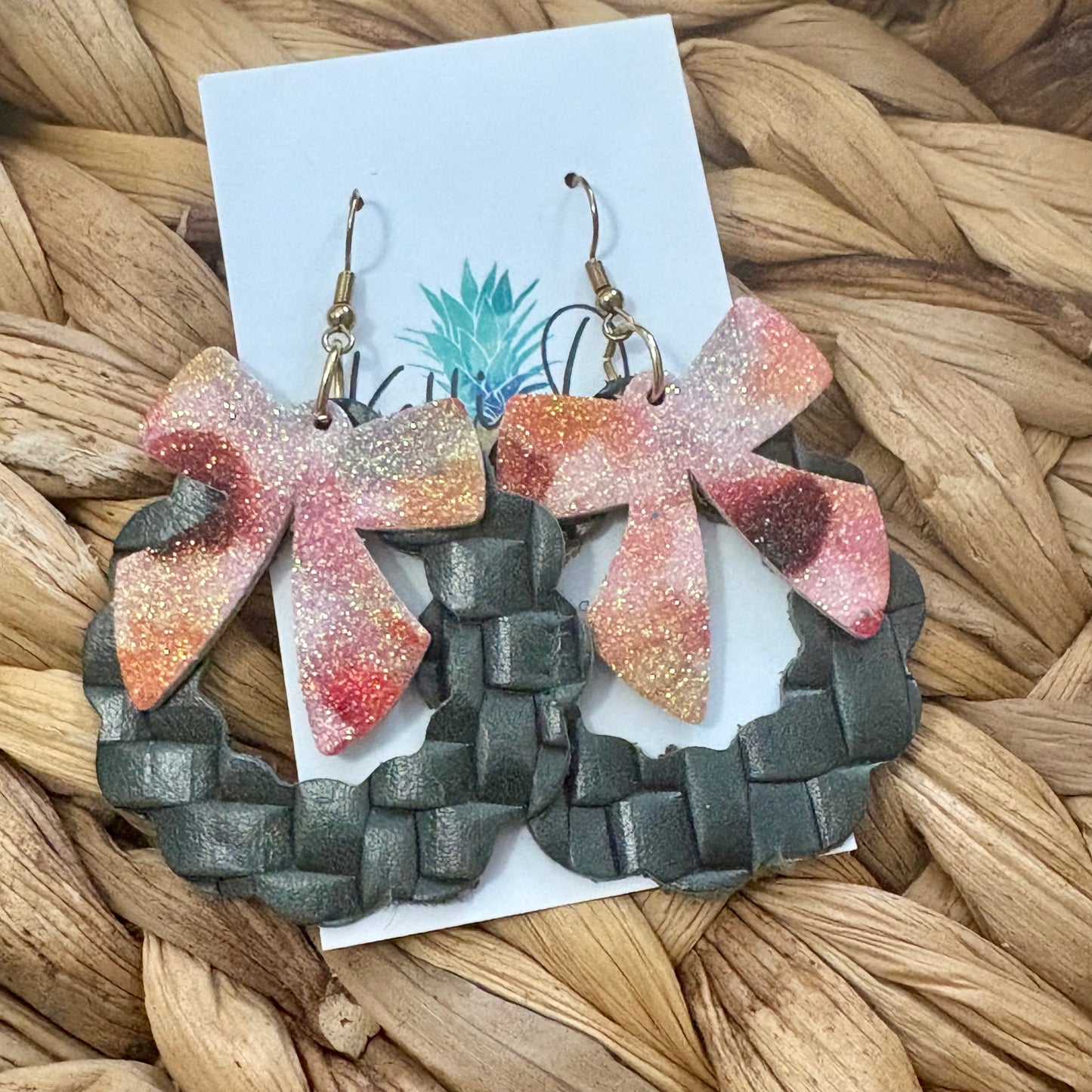 Wreath w/ sparkle bow